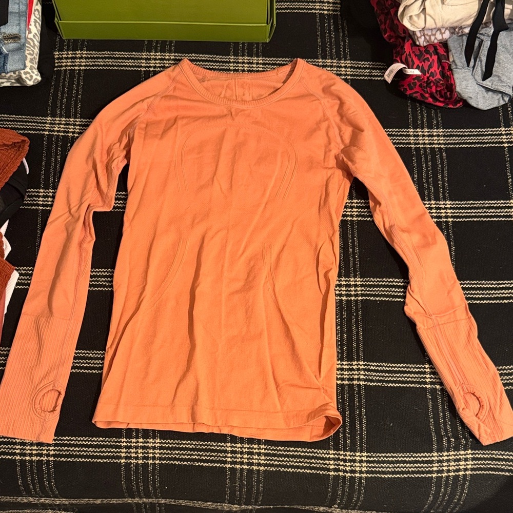 Lululemon Swiftly Tech Long Sleeve Shirt - Size 4 - Orange